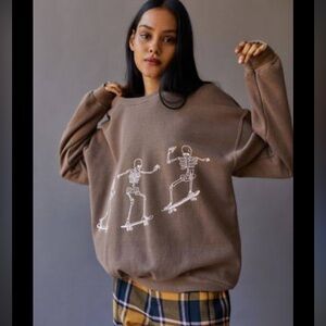 urban outfitters graphic sweatshirt S/M